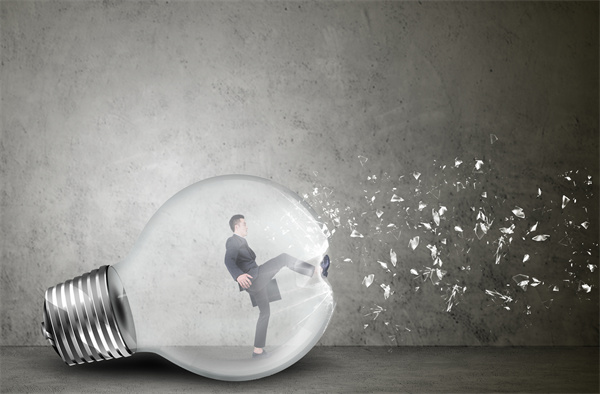 戰(zhàn)略咨詢：如何應(yīng)對新基建帶來的機遇？