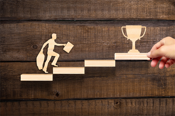 激發(fā)員工動力，實(shí)現(xiàn)績效平衡：薪酬績效管理咨詢的秘訣