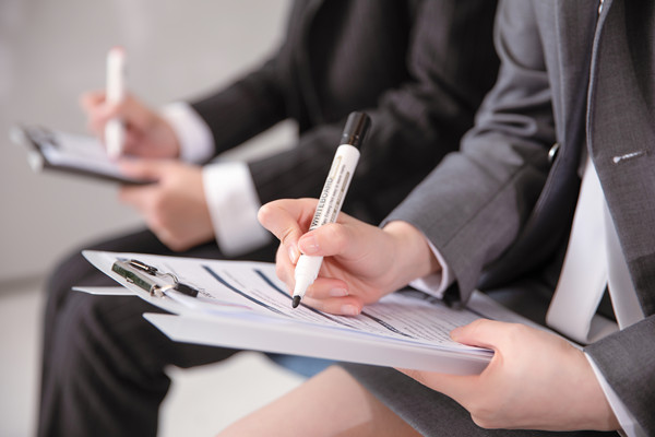 組織規(guī)劃咨詢：協(xié)助企業(yè)建立高效團隊，提升員工素質(zhì)