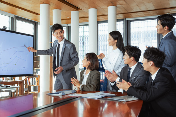 優(yōu)化組織內(nèi)部協(xié)同與溝通機(jī)制，提高組織效率和執(zhí)行力