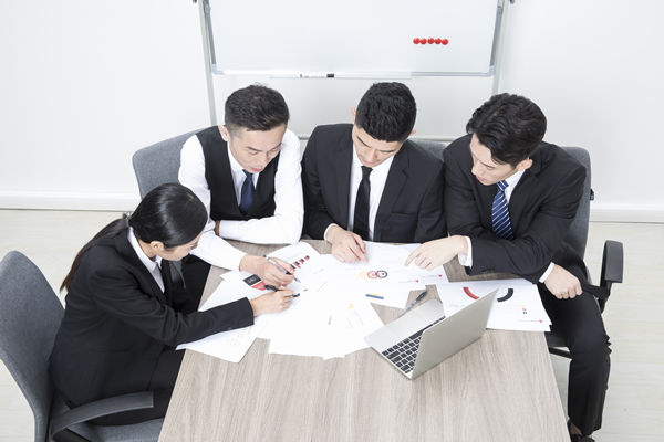 組織咨詢(xún)：協(xié)助企業(yè)制定組織發(fā)展戰(zhàn)略，推動(dòng)組織成長(zhǎng)