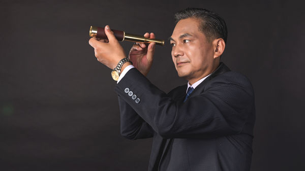 對組織流程進(jìn)行優(yōu)化再造，提高工作效率和降低成本