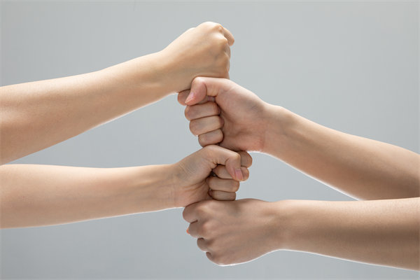 激勵與約束的協(xié)同效應(yīng):人力資源管理的新趨勢 激勵與約束的協(xié)同效應(yīng):人力資源管理的新趨勢
